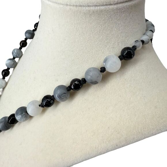 J Jill Beaded Necklace Agate Stone Pendant Gray White Black Cord Adjustable NWT - Picture 4 of 15